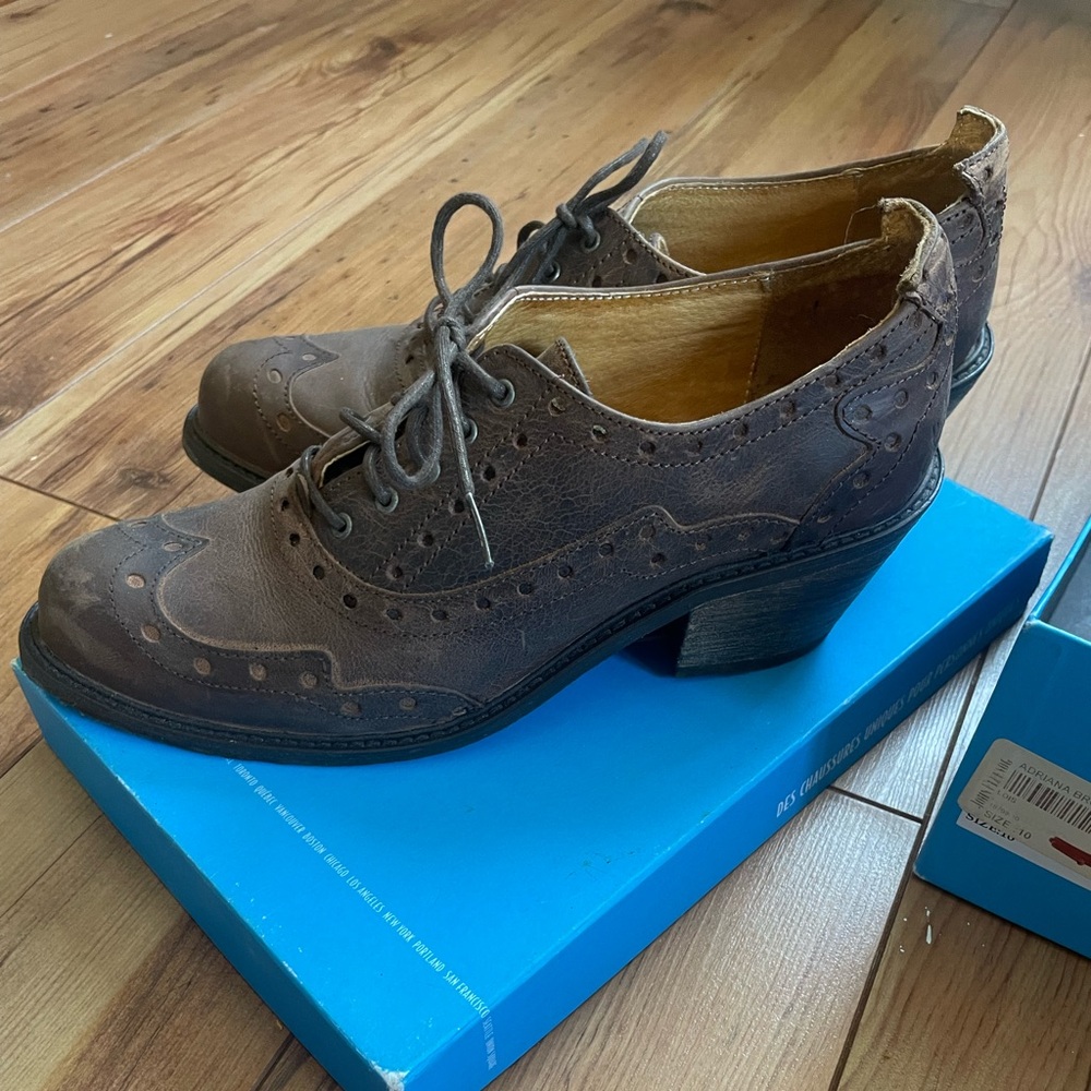 Fluevog Brown Leather Wingtip Lace-Up Heels - Picture 6 of 12